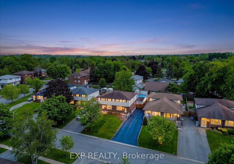 376-surrey-drive-oshawa-ontario-e13426704