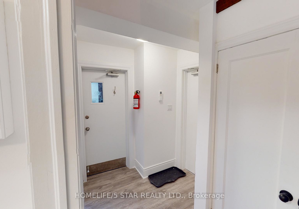 1152-gerrard-street-e-toronto-ontario-e13426852