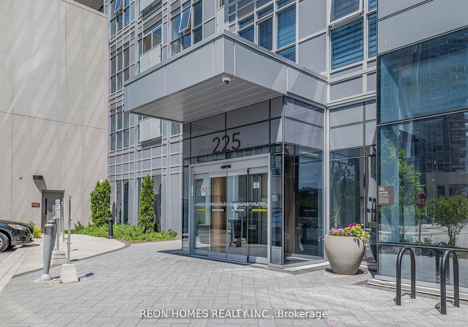 225-village-green-square-scarborough-ontario-e13427988