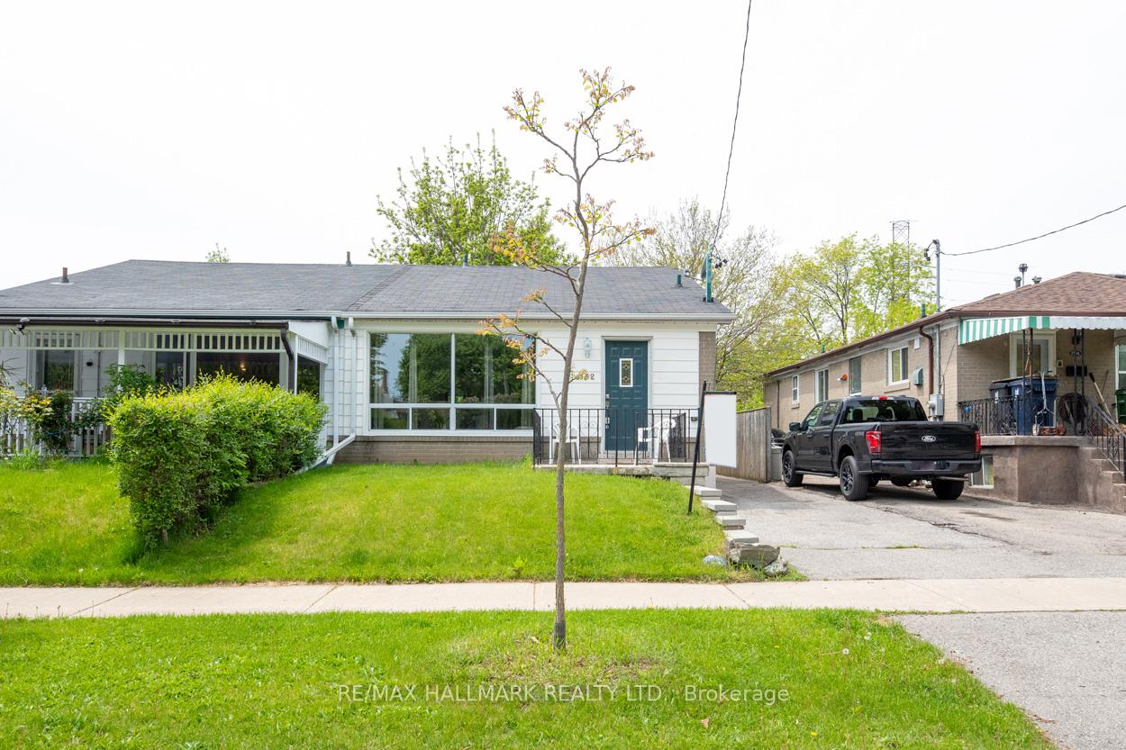 152-santamonica-boulevard-scarborough-ontario-e13428520