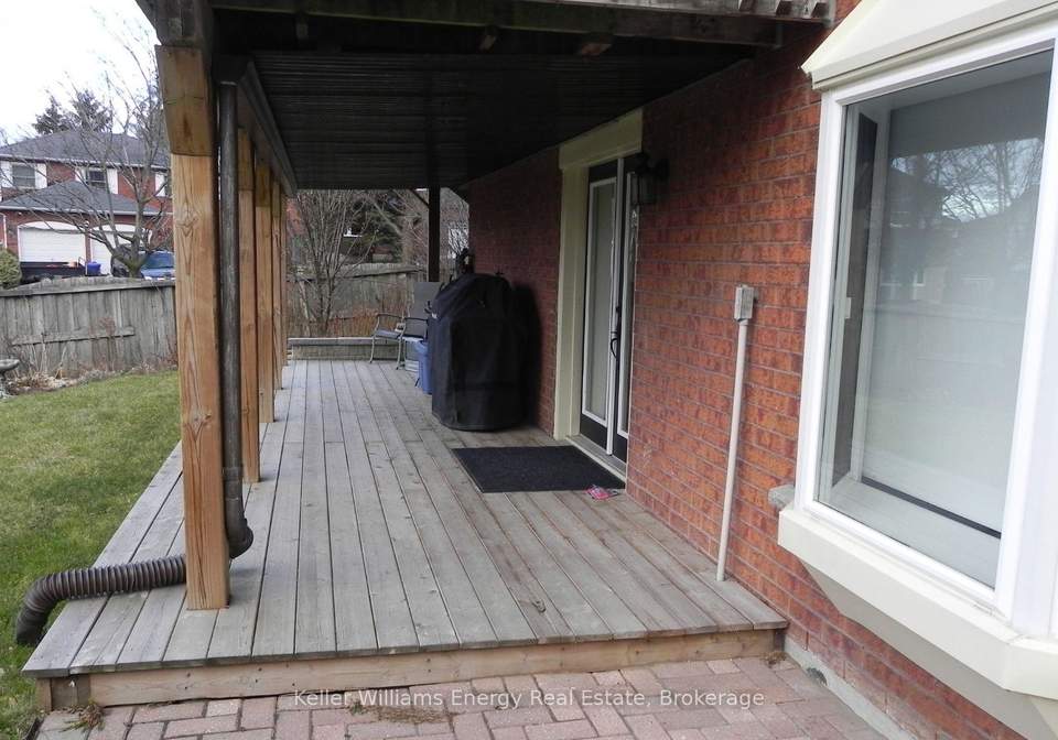 2-hialeah-crescent-whitby-ontario-e13429268