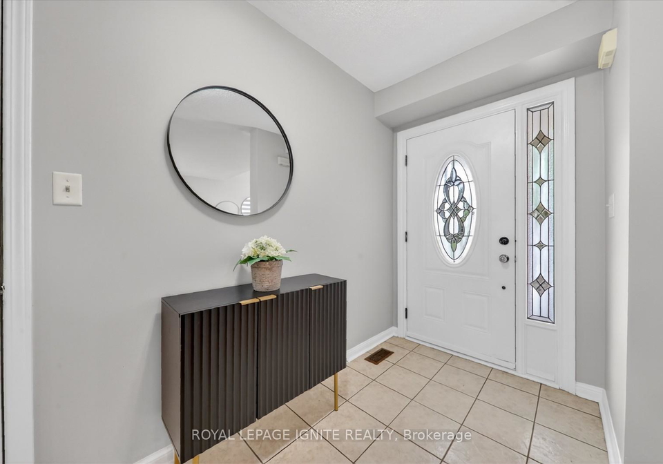 50-panda-square-scarborough-ontario-e13429342