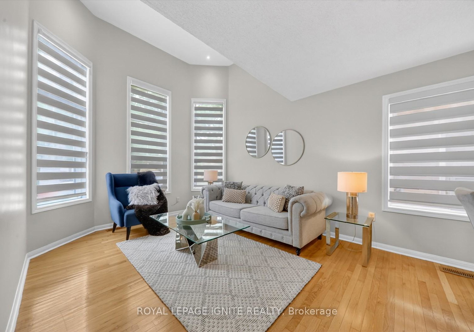 50-panda-square-scarborough-ontario-e13429342