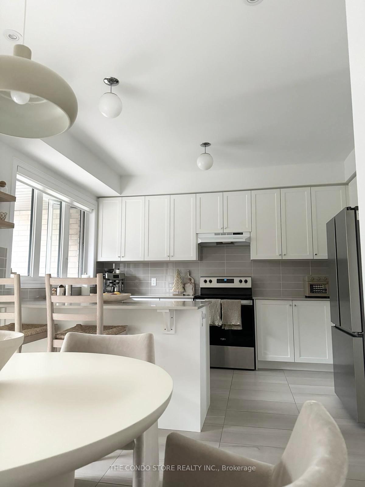 40-dockside-way-whitby-ontario-e13429512