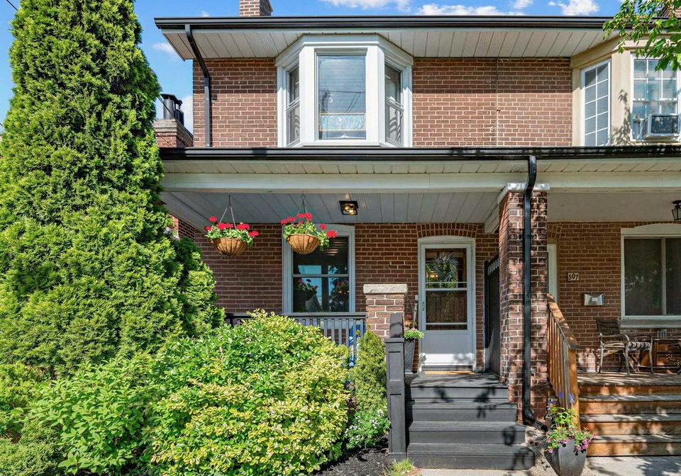 309-chisholm-avenue-east-york-ontario-e13429612