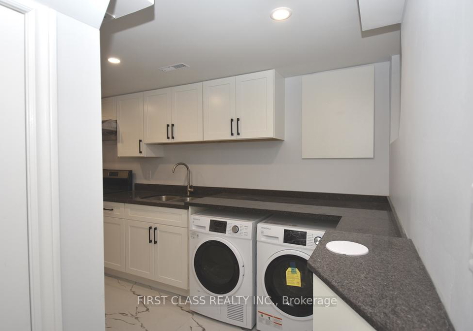 133-coxwell-avenue-e-toronto-ontario-e13429638