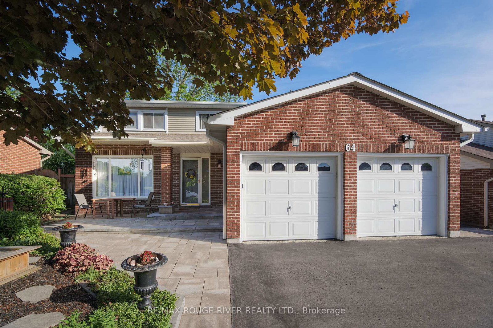 64-burden-crescent-ajax-ontario-e13429864
