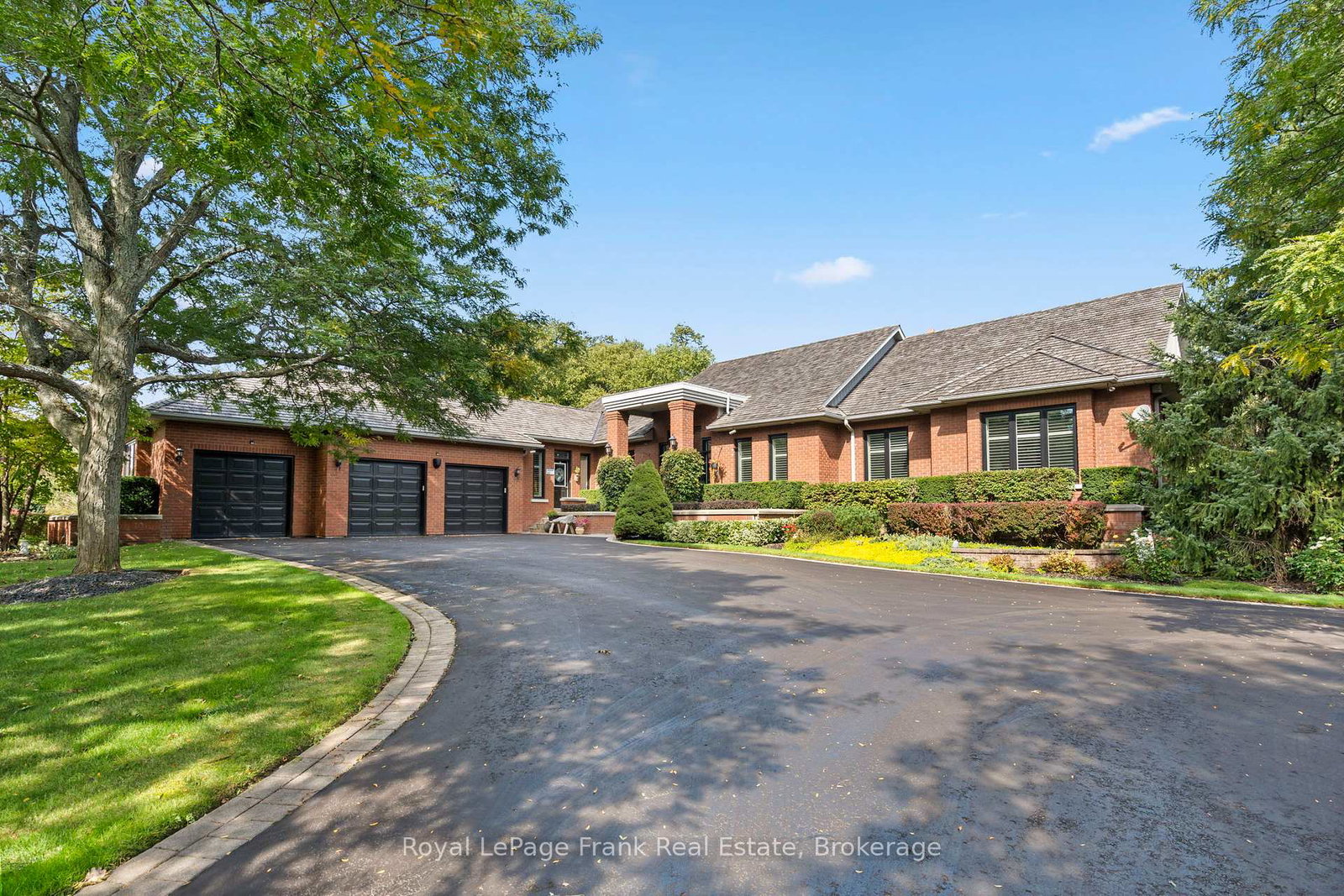 8-buggey-lane-ajax-ontario-e13430068