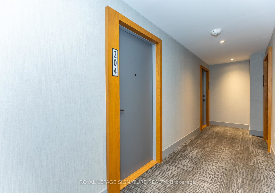 1888-queen-street-e-toronto-ontario-e13430666