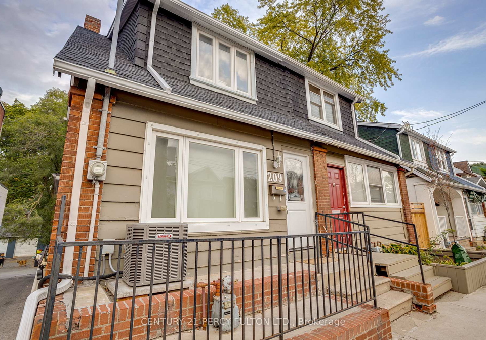 209-coxwell-avenue-toronto-ontario-e13431636