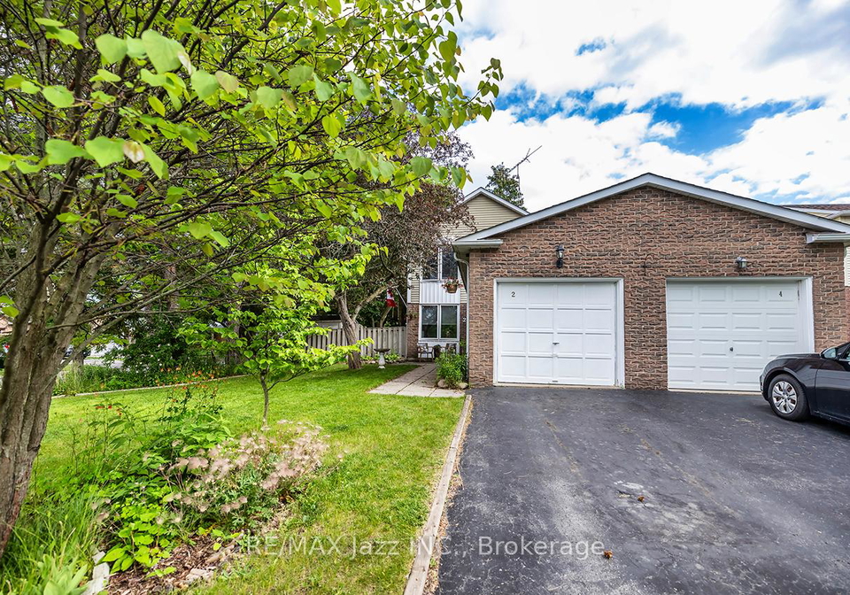 2-barrow-court-whitby-ontario-e13431684