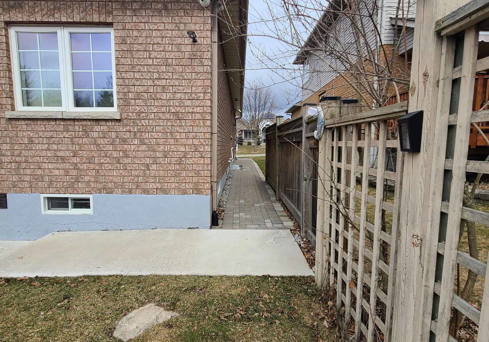 907-oberland-drive-oshawa-ontario-e13432012