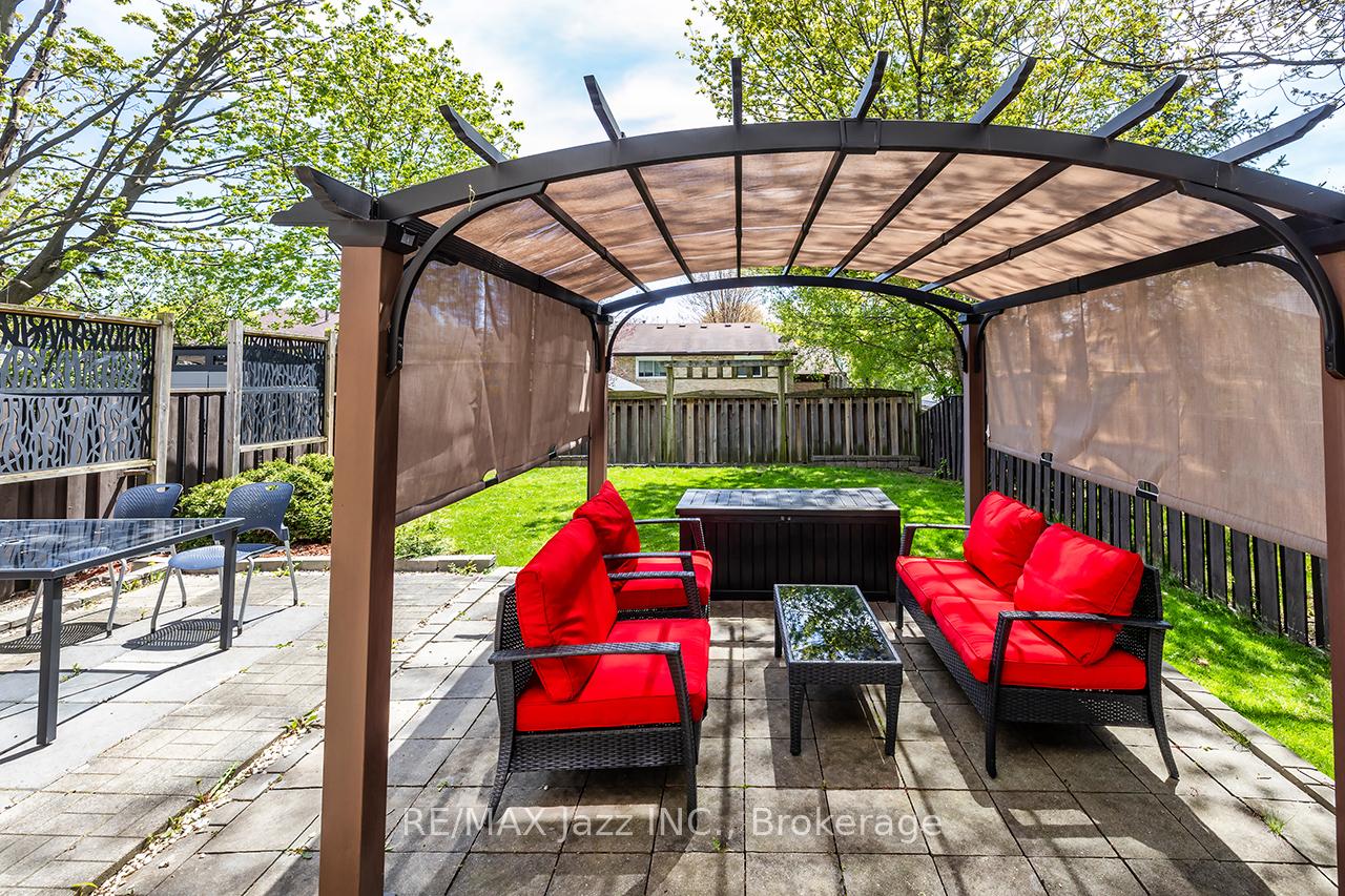 15-graham-court-whitby-ontario-e13432382