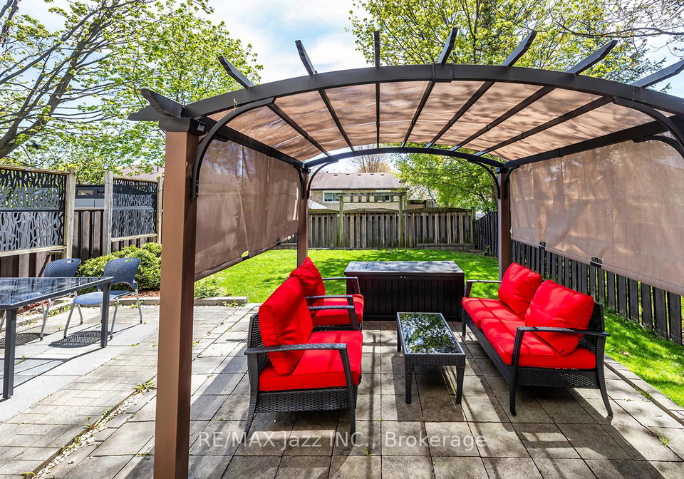 15-graham-court-whitby-ontario-e13432382