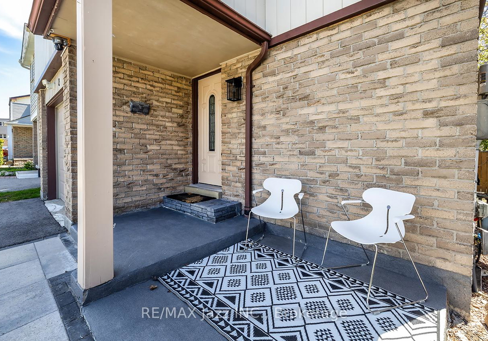 15-graham-court-whitby-ontario-e13432382