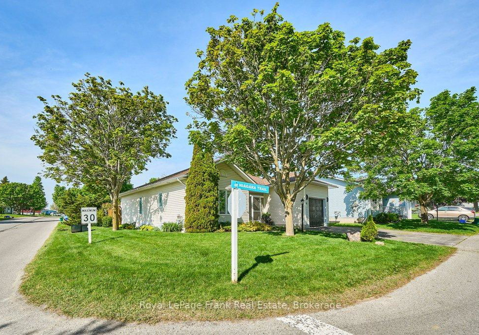 40-niagara-trail-clarington-ontario-e13432580