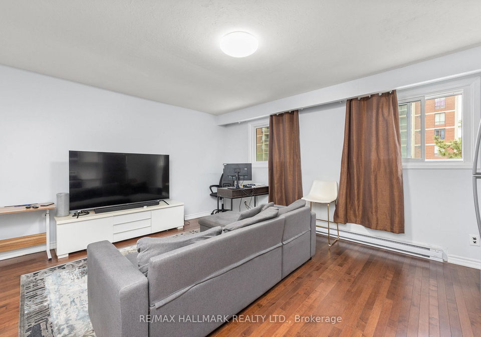 82-halsey-avenue-east-york-ontario-e13432610