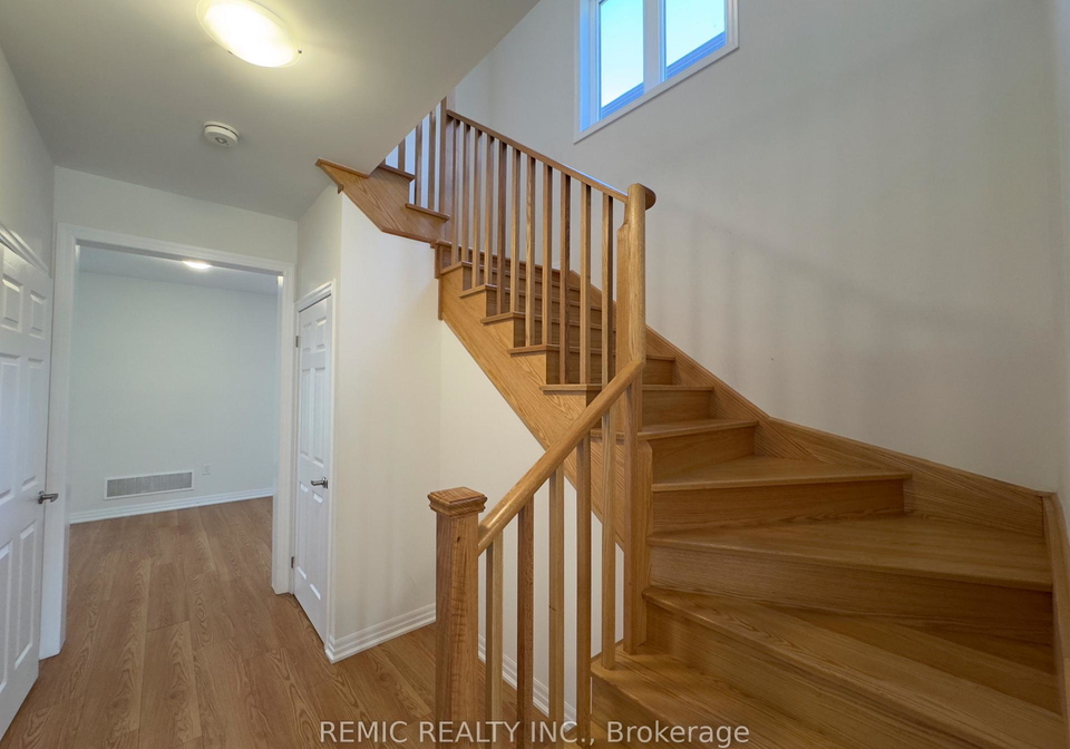 242-flood-avenue-clarington-ontario-e13432896