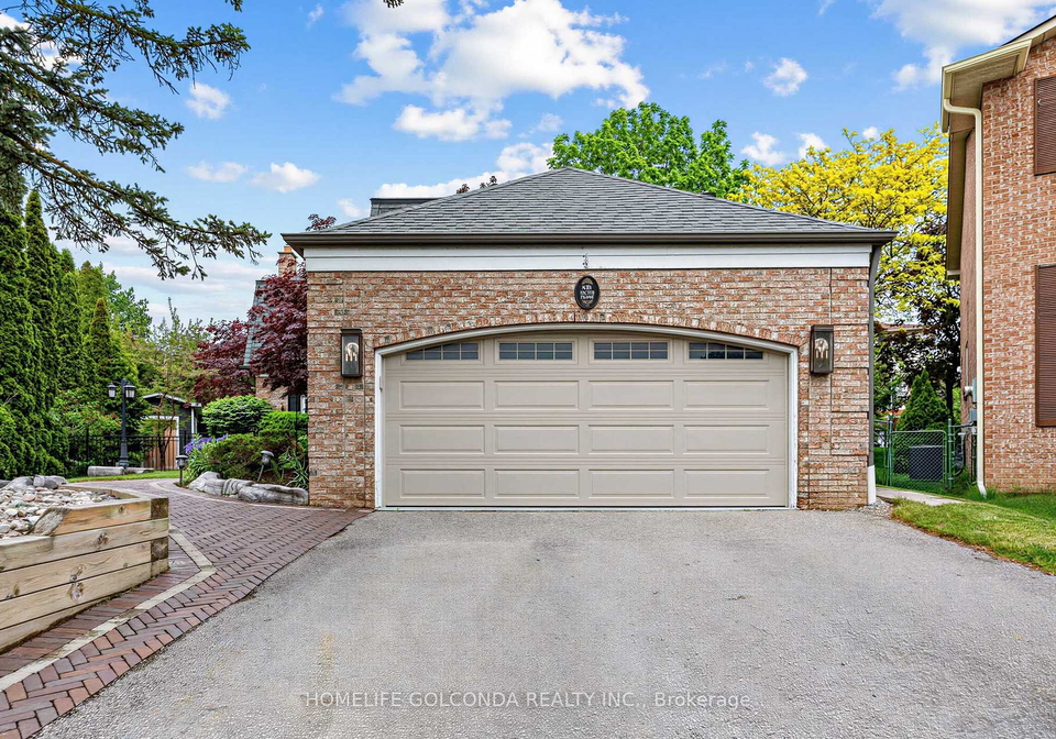 416-victor-court-pickering-ontario-e13433244