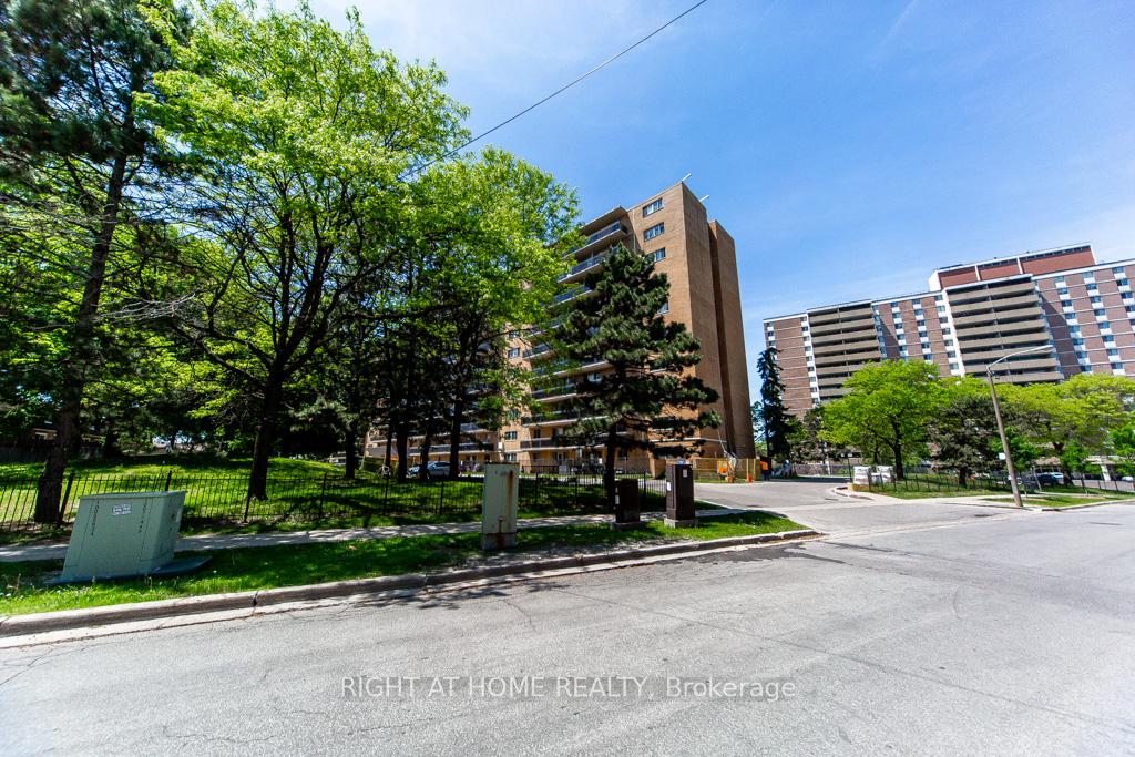 100-dundalk-drive-scarborough-ontario-e13433656