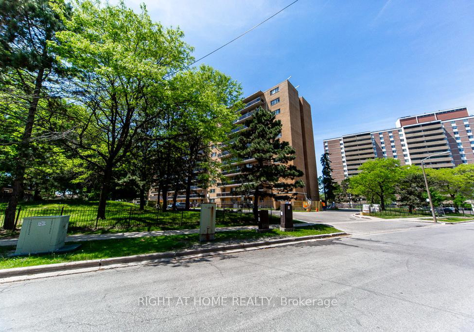 100-dundalk-drive-scarborough-ontario-e13433656