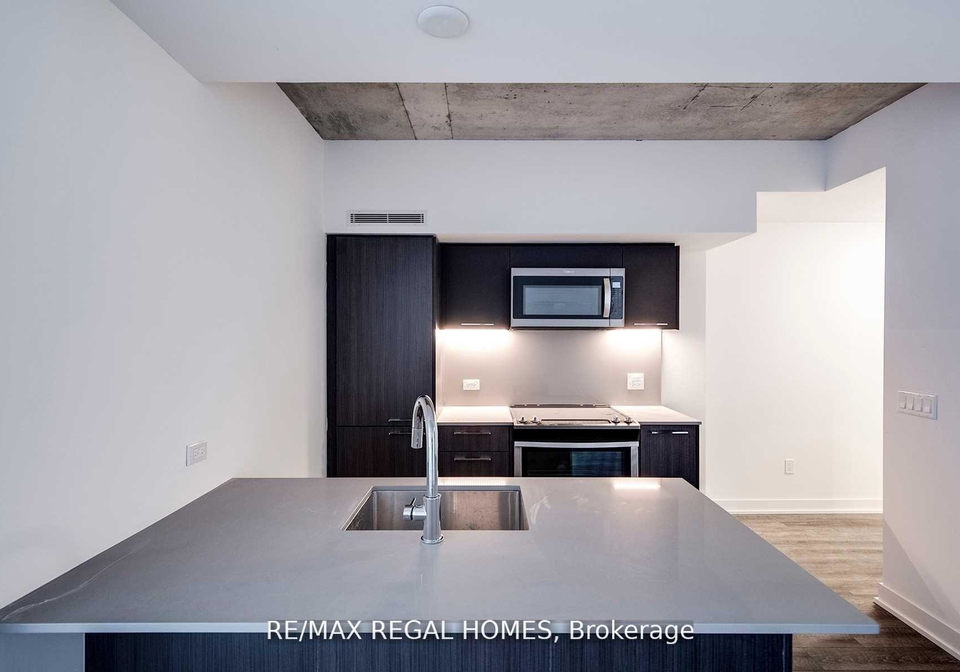 30-baseball-place-toronto-ontario-e13433972