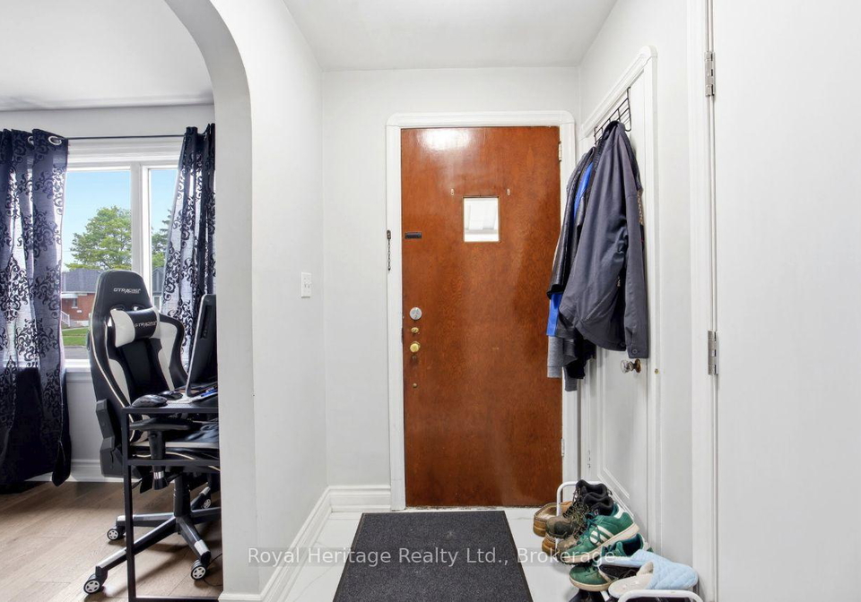 96-oakes-avenue-oshawa-ontario-e13434076
