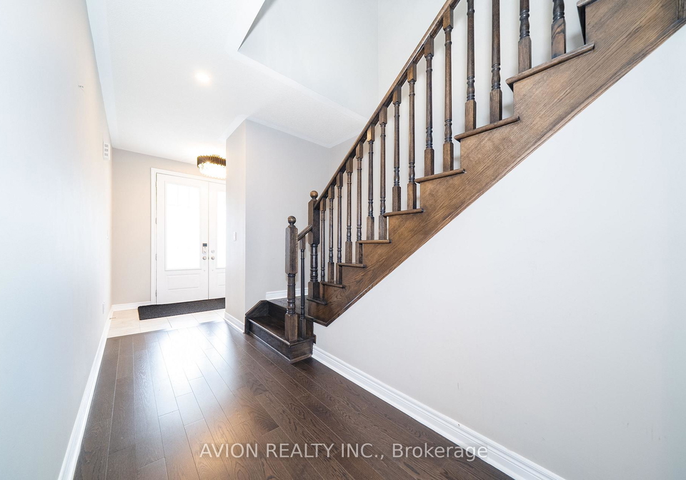 1034-tigerlily-trail-pickering-ontario-e13434916
