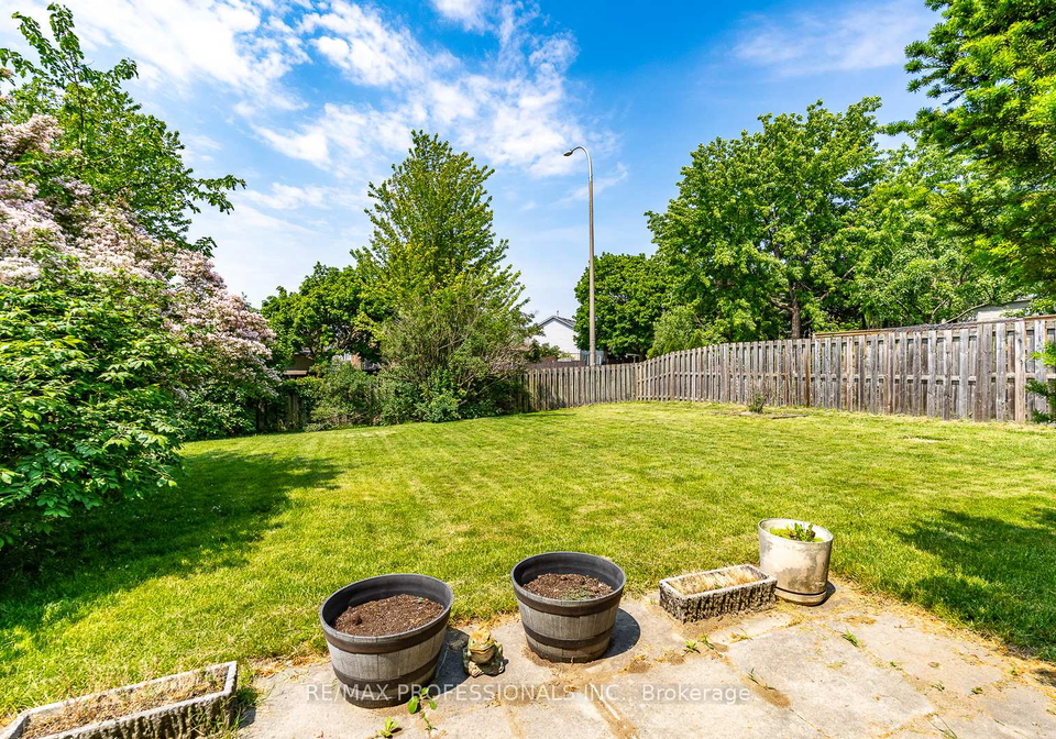 24-hawkstone-crescent-whitby-ontario-e13435006