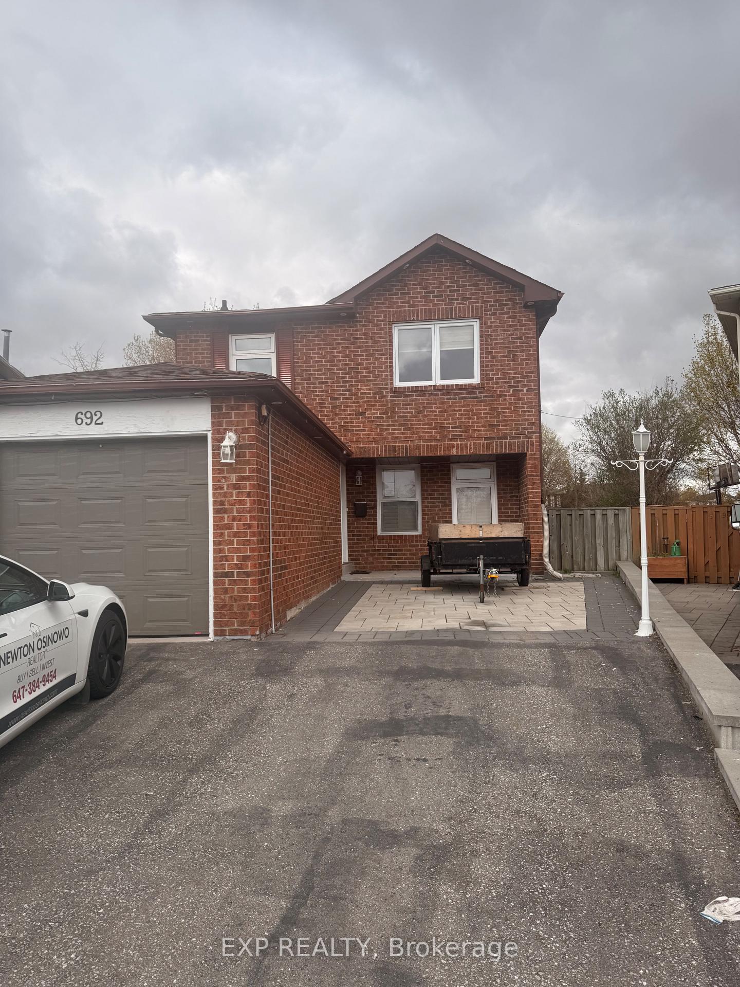 692-sultana-square-pickering-ontario-e13435348