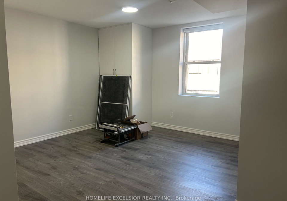3-simcoe-street-s-oshawa-ontario-e13435440