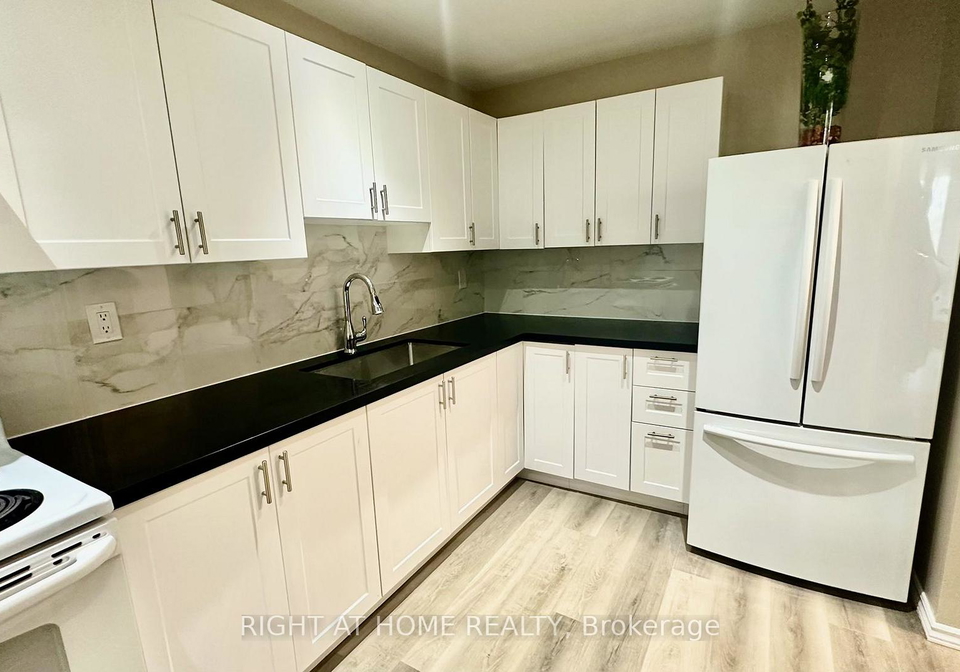 4064-lawrence-avenue-e-scarborough-ontario-e13435484