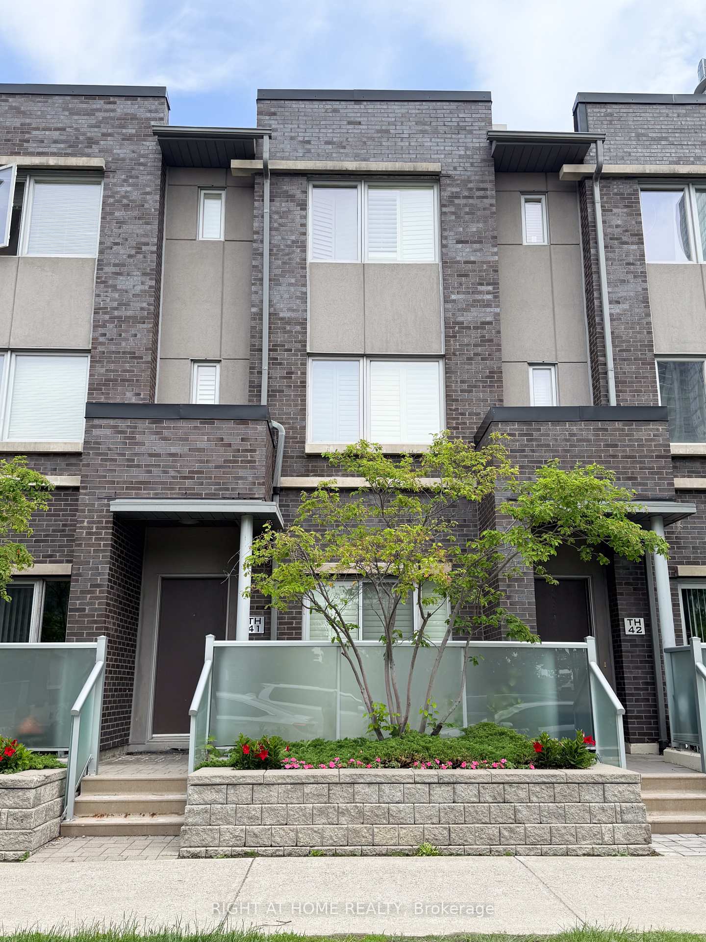 330-village-green-square-scarborough-ontario-e13435526