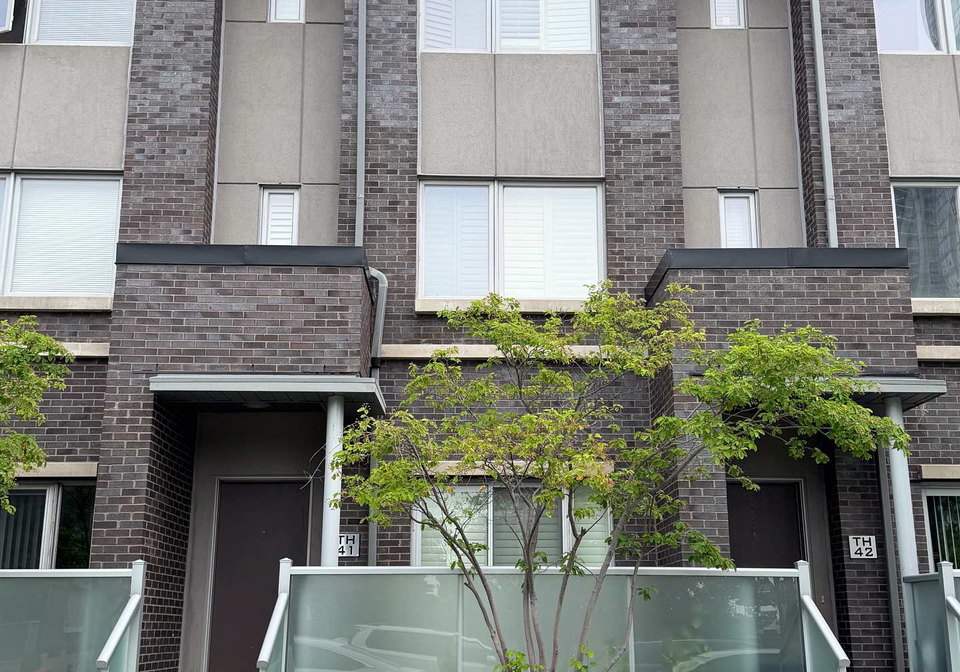 330-village-green-square-scarborough-ontario-e13435526