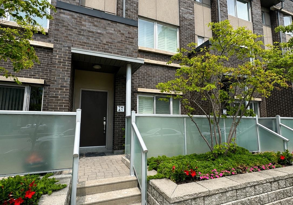 330-village-green-square-scarborough-ontario-e13435526