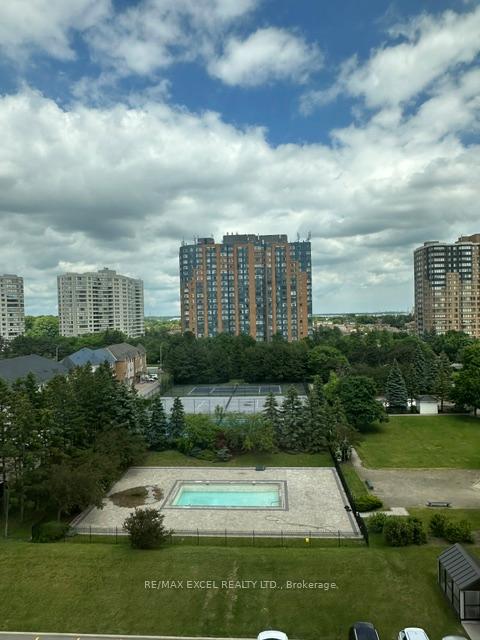 300-alton-towers-circle-scarborough-ontario-e13435538