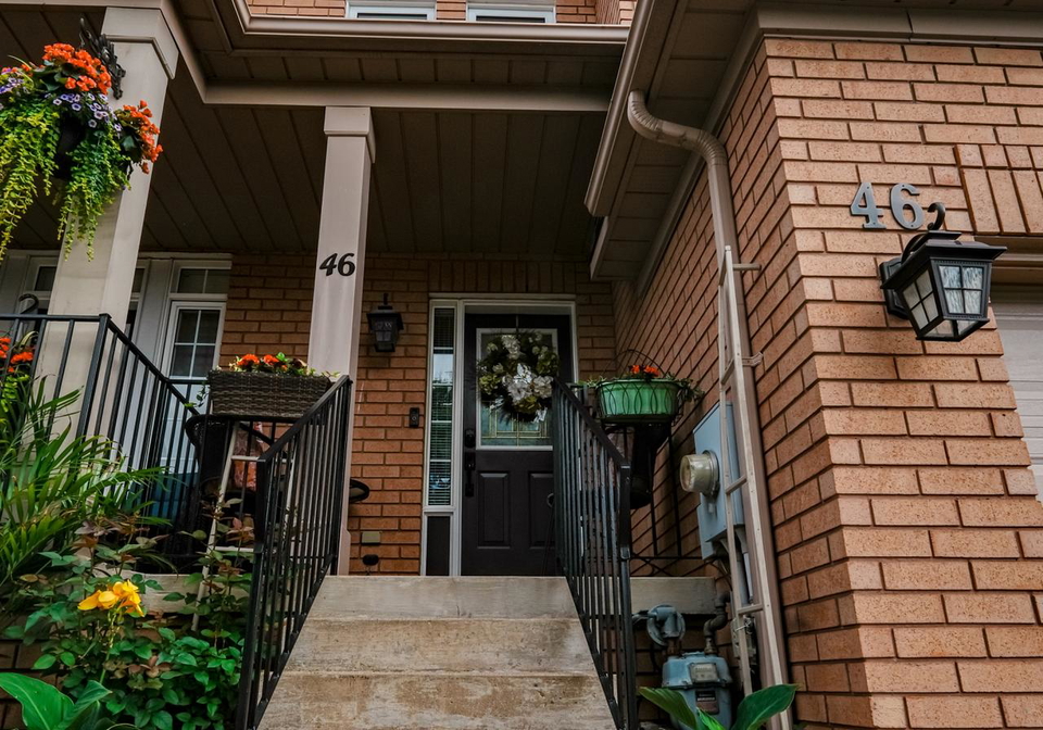 46-blacksmith-lane-whitby-ontario-e13435584