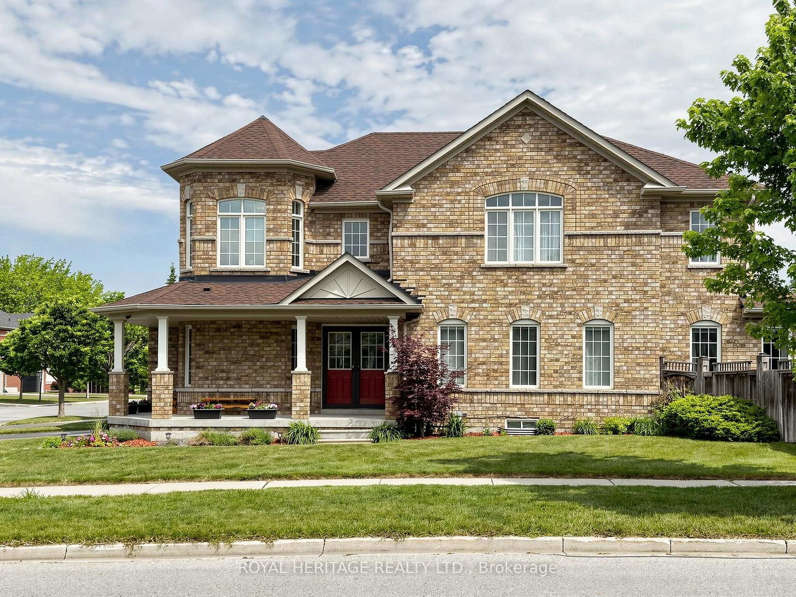1-wakem-court-whitby-ontario-e13436014