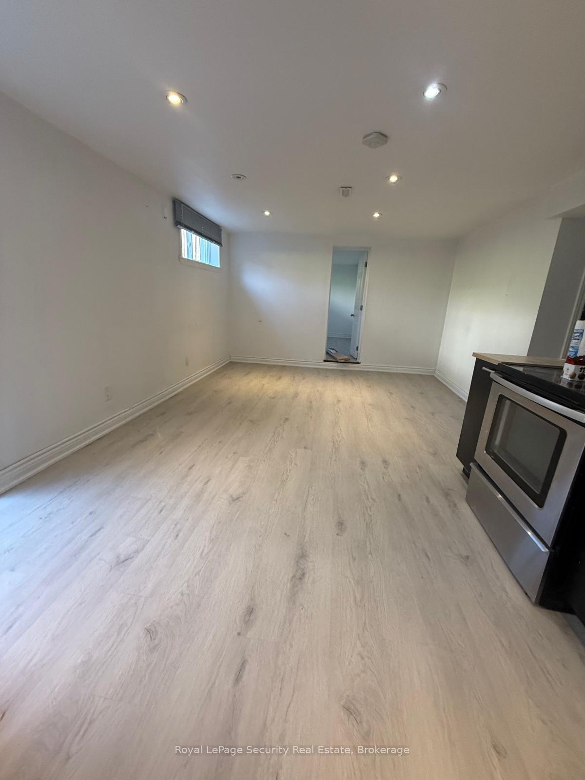 688-tennyson-avenue-oshawa-ontario-e13436796