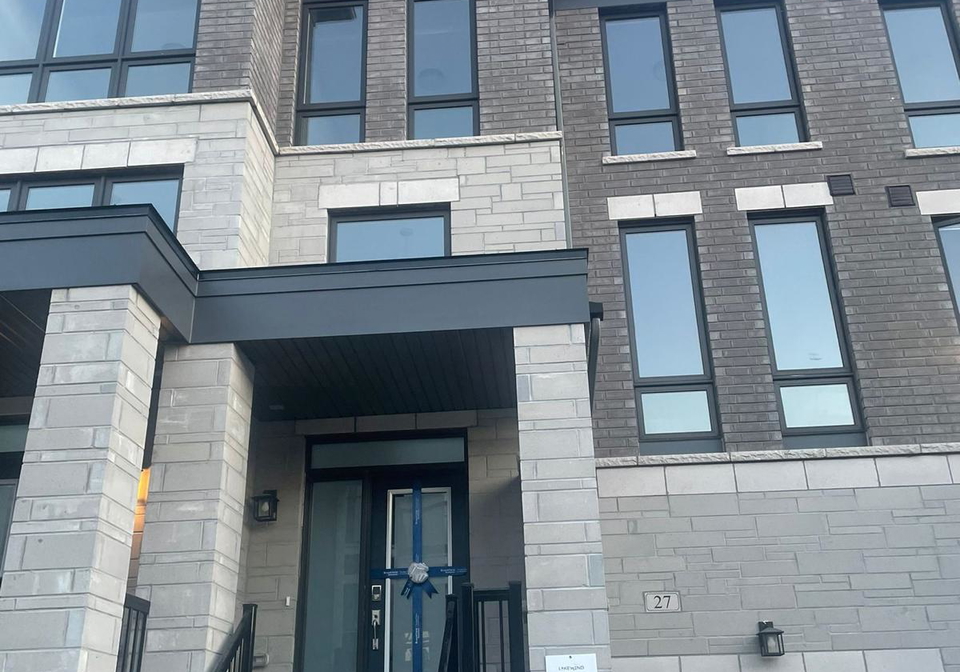 27-douet-lane-ajax-ontario-e13438780