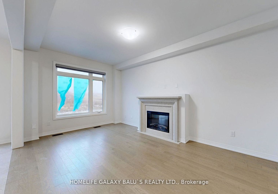 1074-pisces-trail-pickering-ontario-e13438814