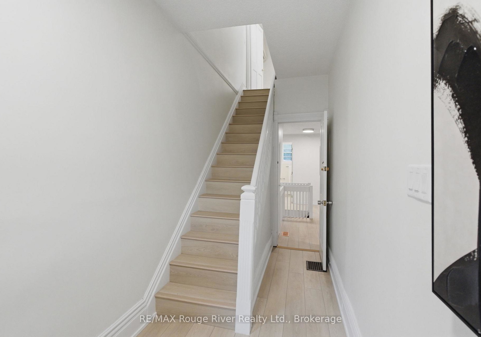 7-heyworth-crescent-toronto-ontario-e13438970