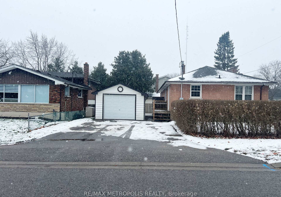 1101-king-street-whitby-ontario-e13440636