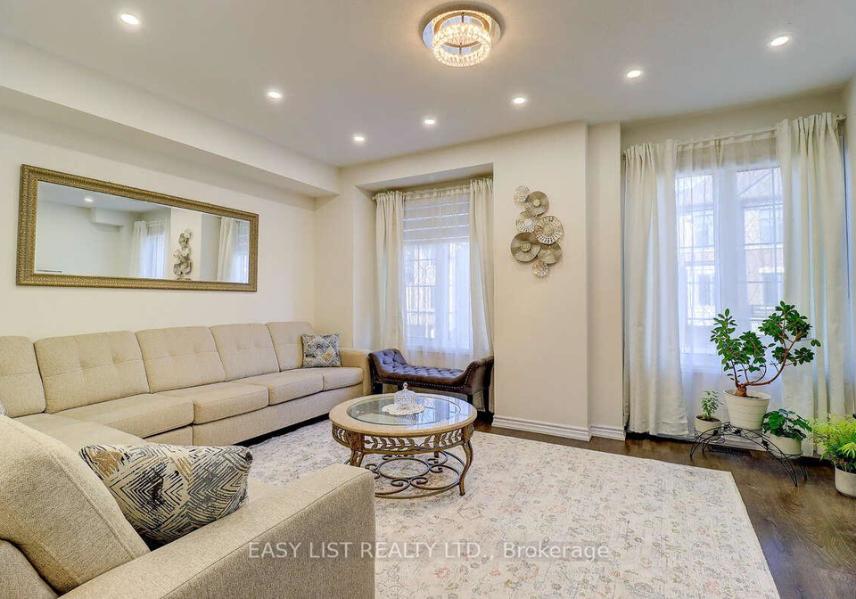38-hallmark-way-whitby-ontario-e13440652