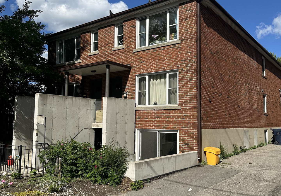 1089-broadview-avenue-east-york-ontario-e13441592