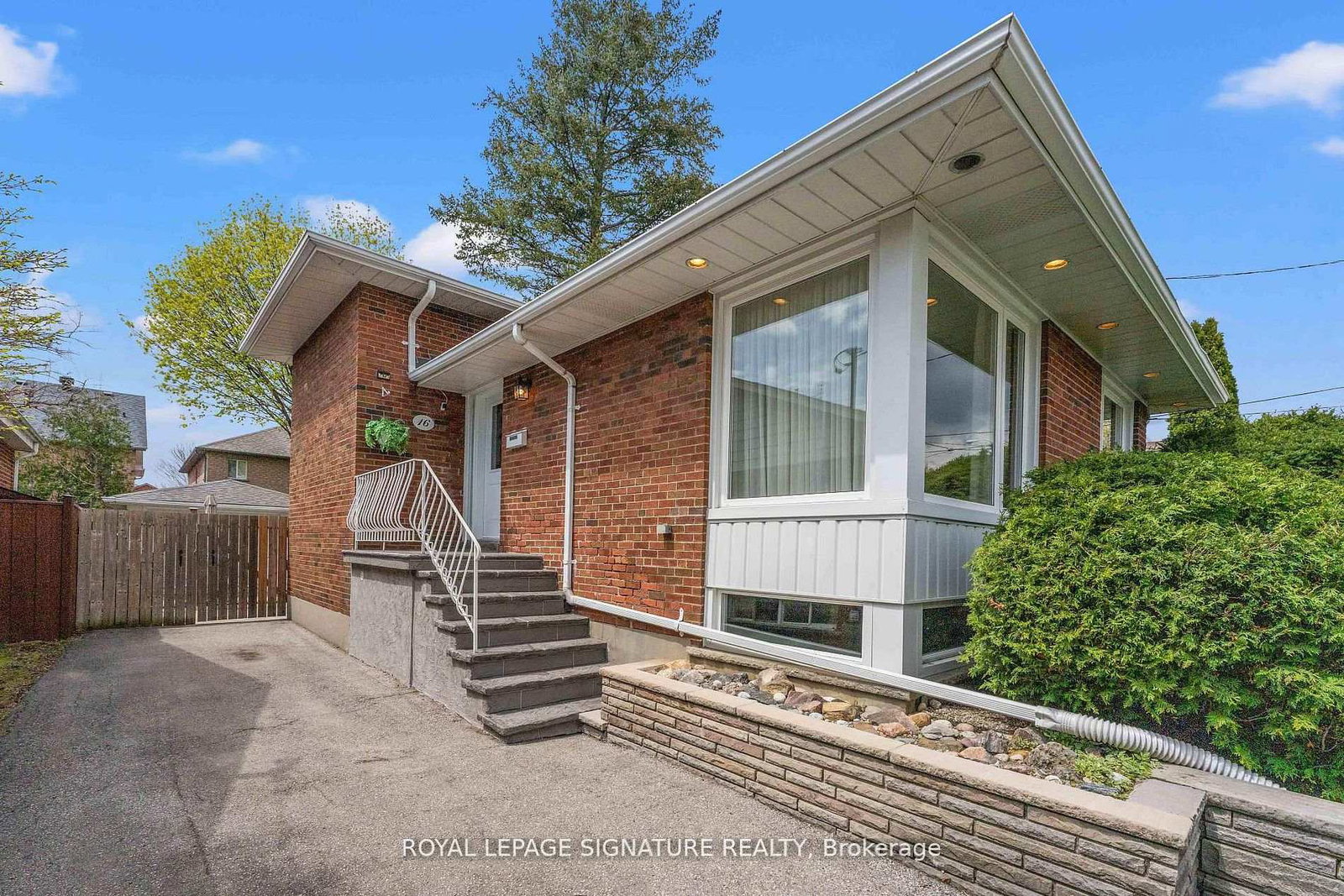 16-shrewsbury-square-scarborough-ontario-e13441858