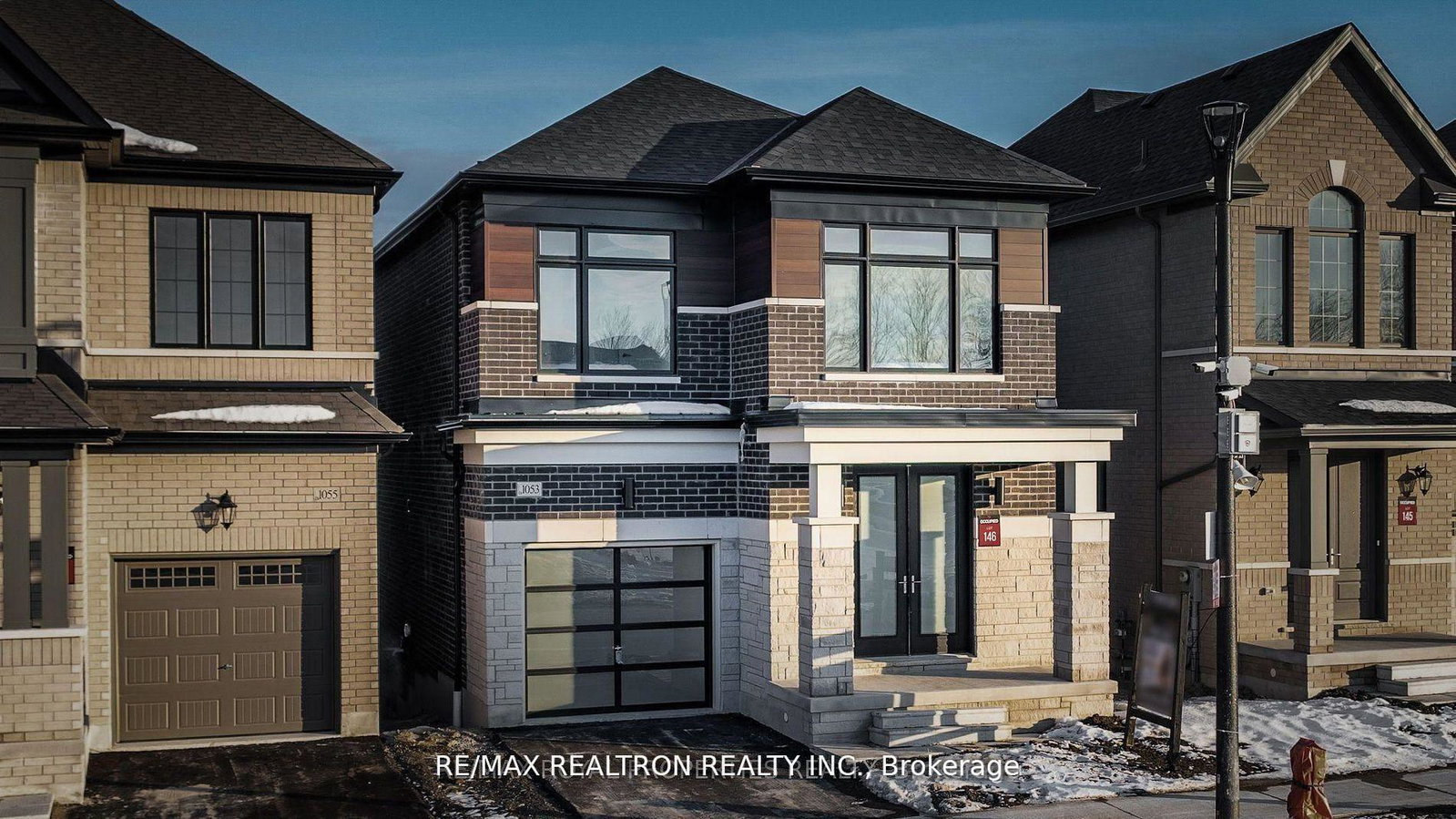 1053-zircon-manor-pickering-ontario-e13442256