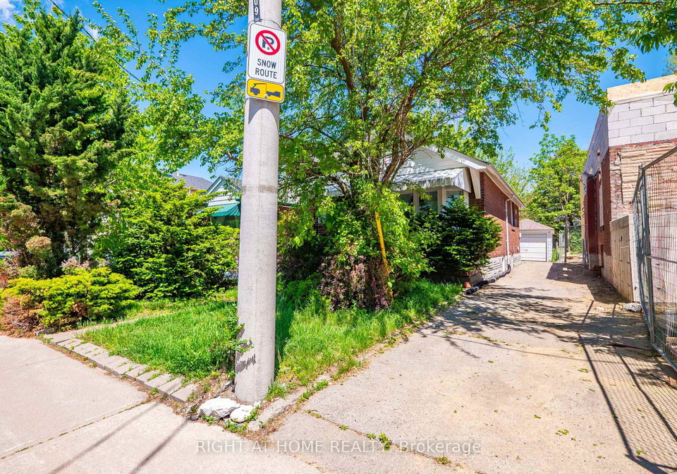 1109-greenwood-avenue-east-york-ontario-e13442984