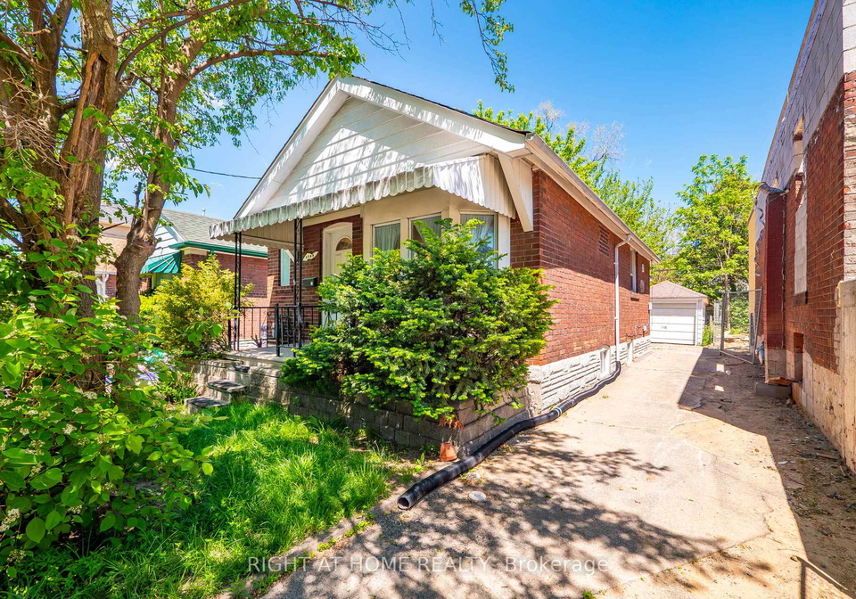 1109-greenwood-avenue-east-york-ontario-e13442984