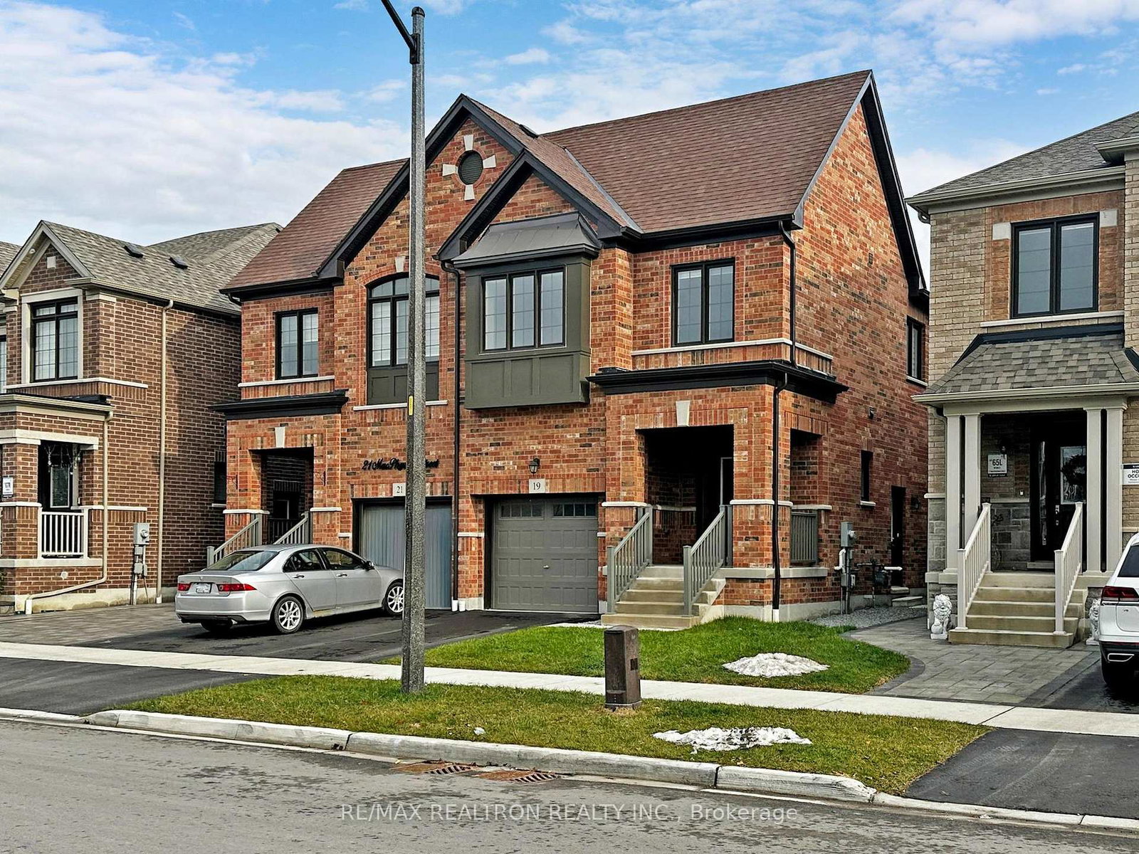 19-macpherson-street-whitby-ontario-e13442988
